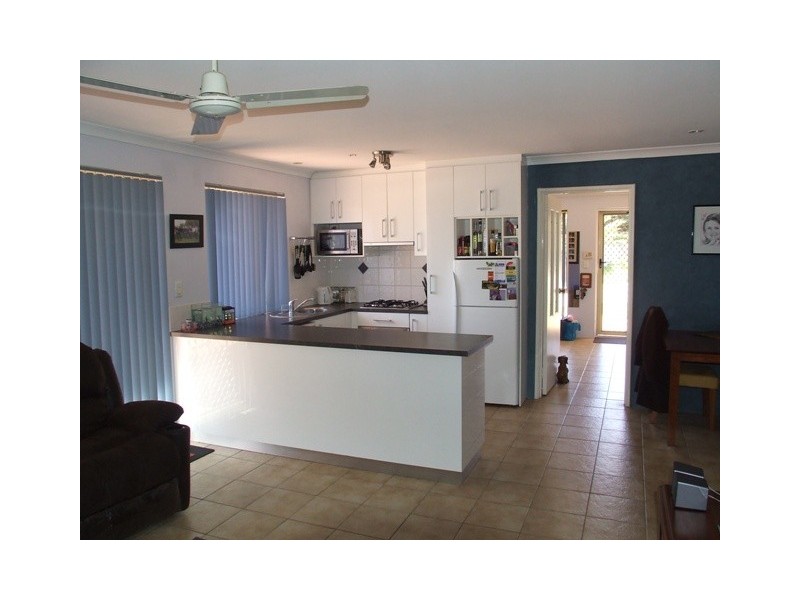 4 GLENNON VIEW, Clarkson WA 6030