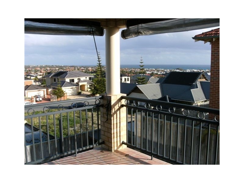 17 Seville Crest, Mindarie WA 6030