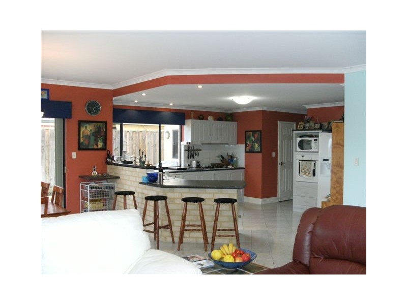 17 Seville Crest, Mindarie WA 6030