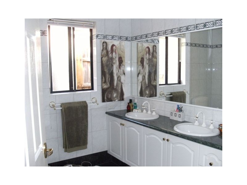 17 Seville Crest, Mindarie WA 6030