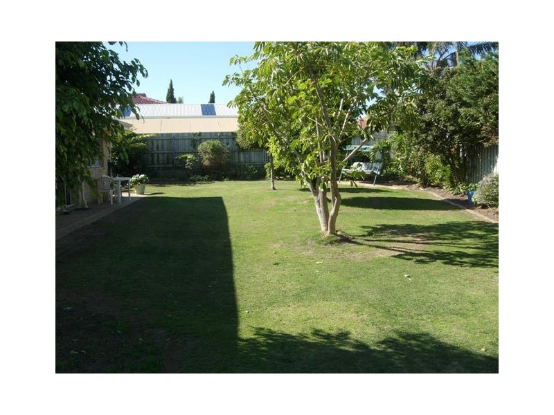 6 CANTERBURY CIRCLE, Currambine WA 6028