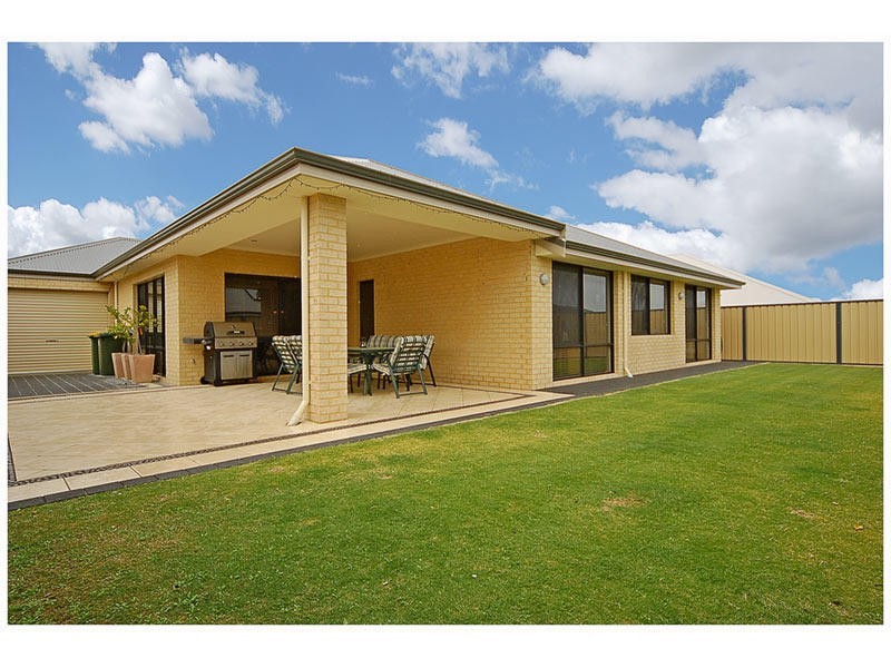 40 Meneguz Drive, Tapping WA 6065