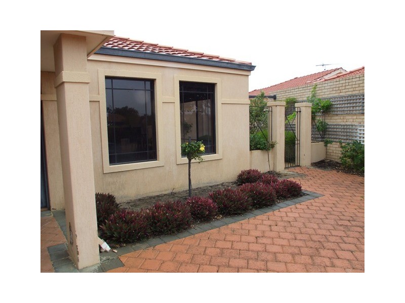 8 GALWAY COURT, Mindarie WA 6030