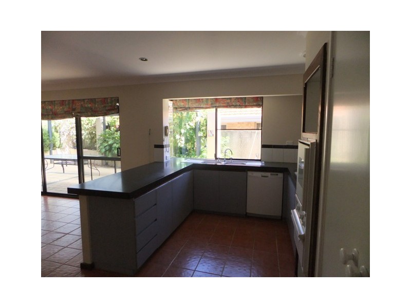 8 GALWAY COURT, Mindarie WA 6030