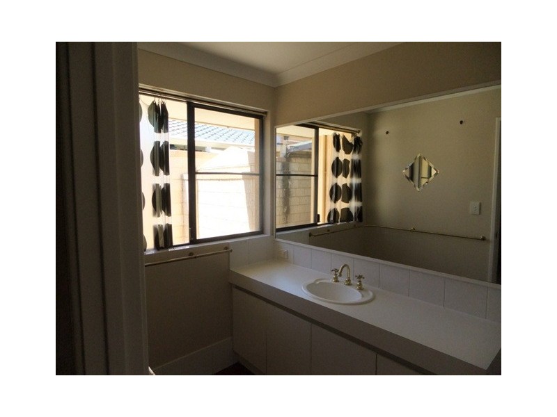 8 GALWAY COURT, Mindarie WA 6030