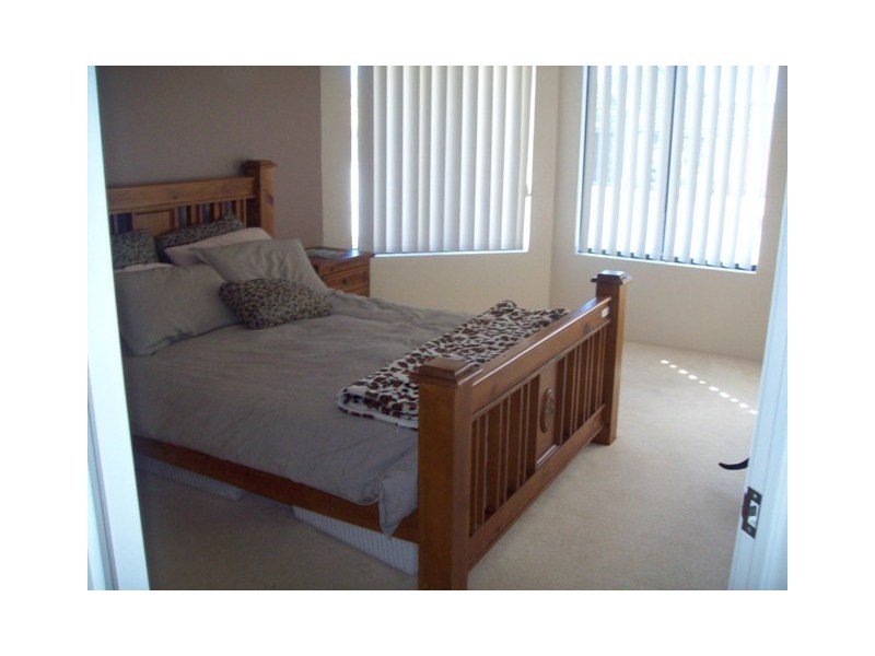 6 MINJAH CIRCUIT, Carramar WA 6031