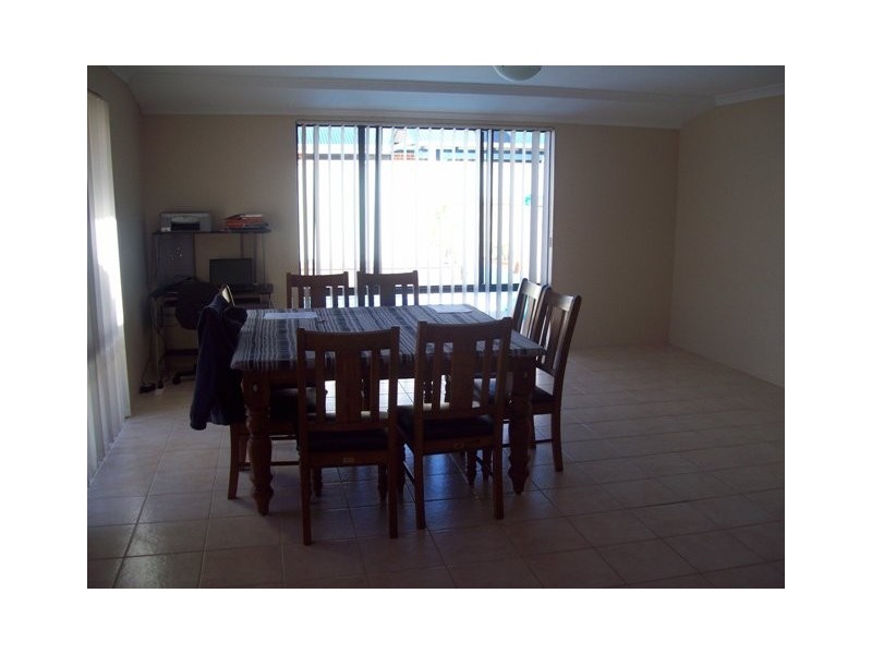 6 MINJAH CIRCUIT, Carramar WA 6031