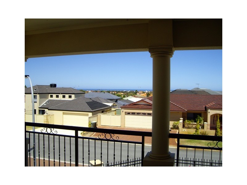 6 CONTINENTAL BLVD, Currambine WA 6028