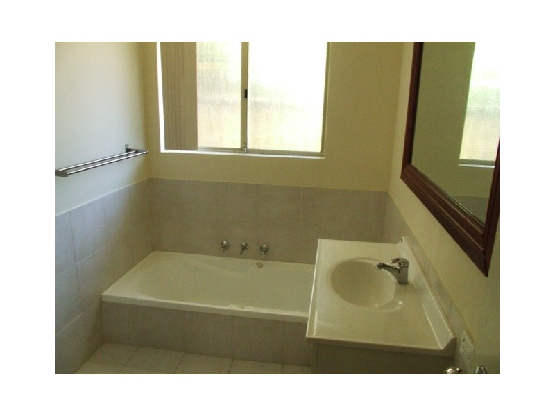 2 Palermo Court, Merriwa WA 6030