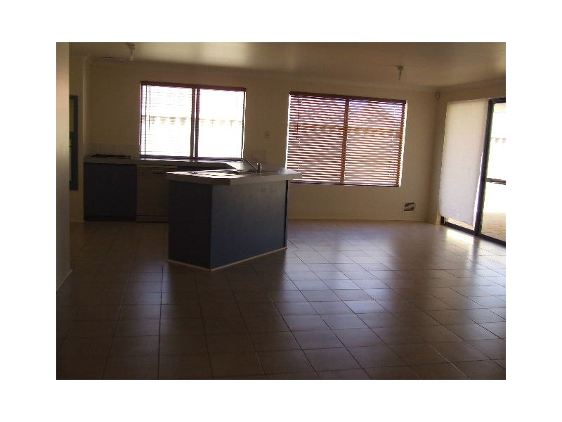 10 Tidworth Elbow, Butler WA 6036