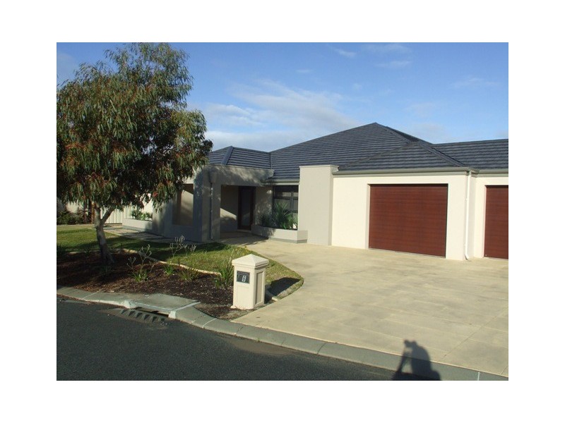 6 Shiralee Bend, Carramar WA 6031