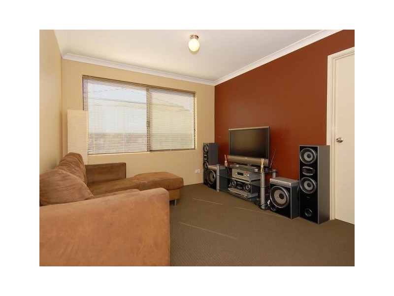 10 LAREEMA GARDENS, Banksia Grove WA 6031