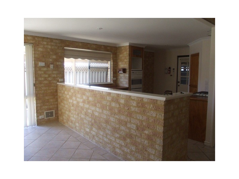 14 HOUGHTON DRIVE, Carramar WA 6031