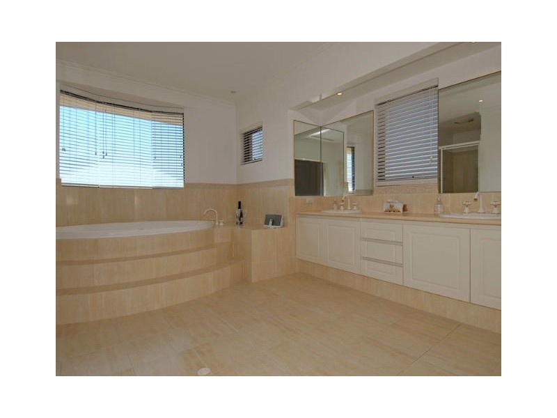 5 TARWHINE TURN, Yanchep WA 6035