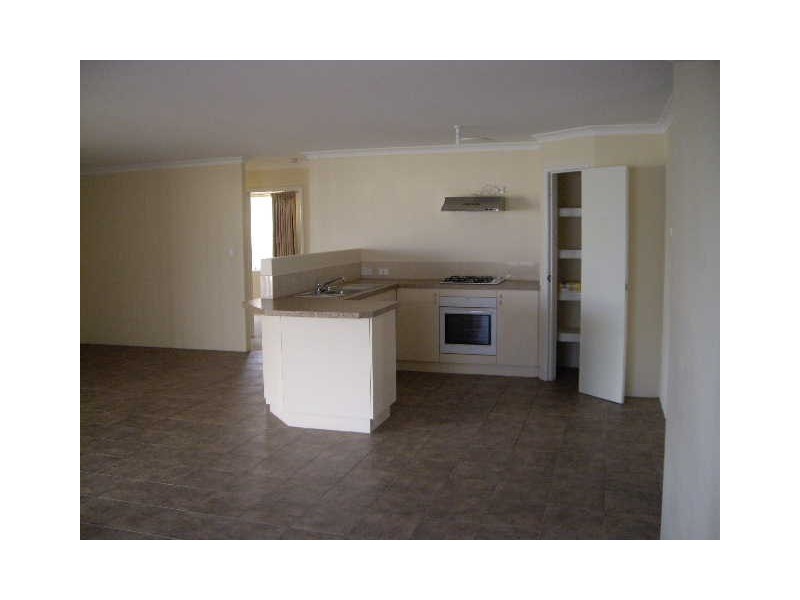 26 WATKINS LOOP, Tapping WA 6065