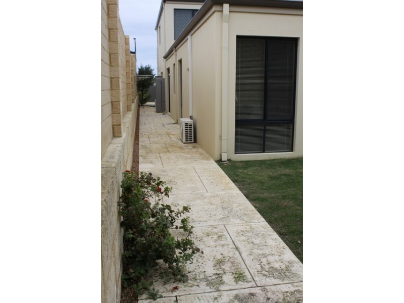 22 Mariners View, Mindarie WA 6030