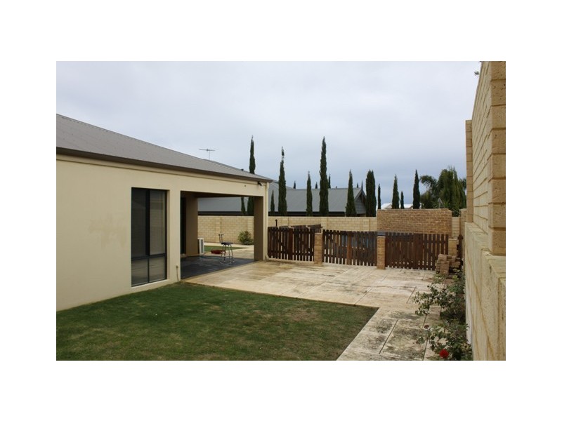 22 Mariners View, Mindarie WA 6030