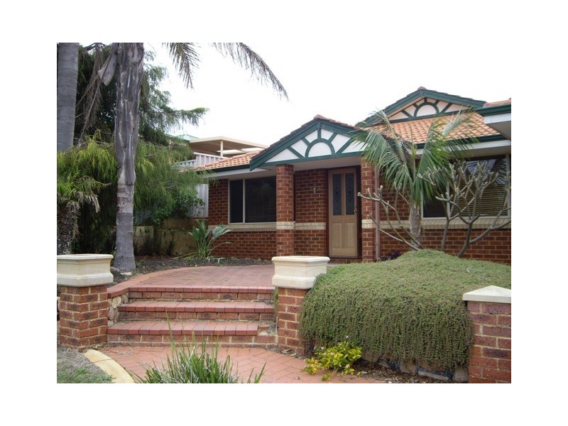 72 Stonehaven Parade, Kinross WA 6028