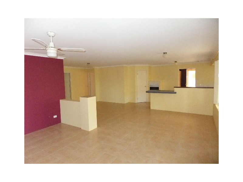 11 Frond Circuit, Banksia Grove WA 6031