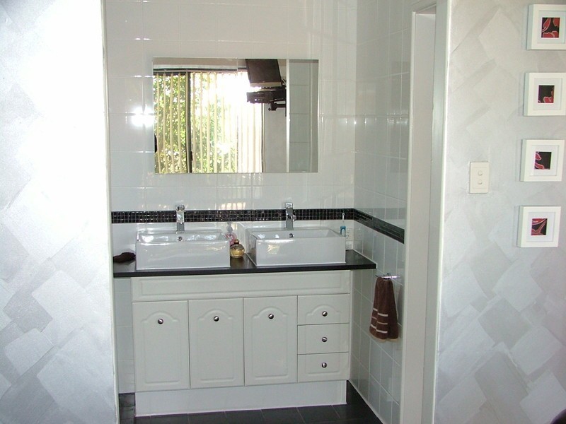 28 Bombala Close, Merriwa WA 6030