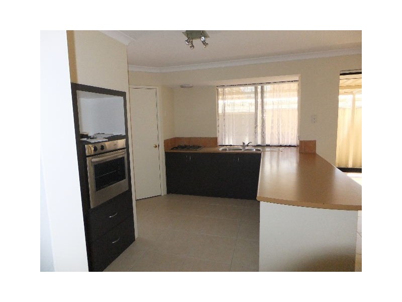 35 BRUNSWICK CIRCUIT, Banksia Grove WA 6031