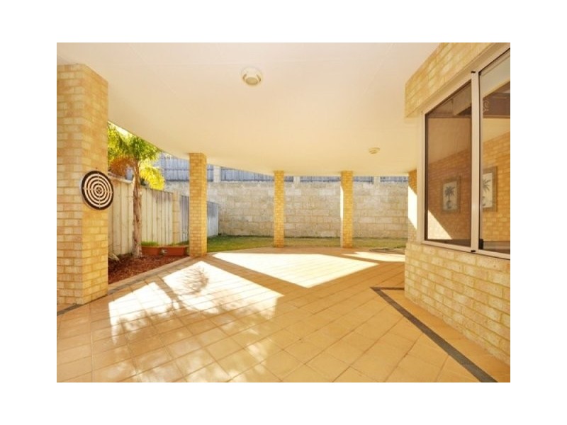 15 MANTA PASS, Mindarie SA 5309