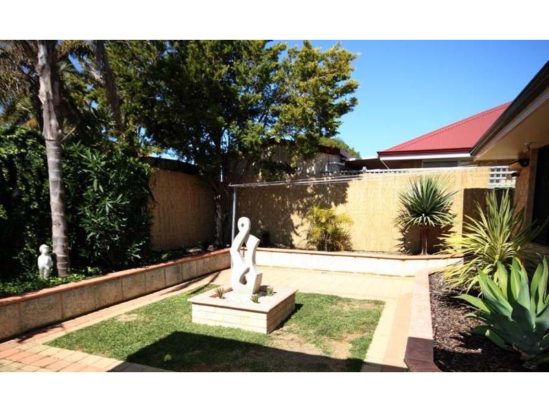 7 TALLIN LOOP, Mindarie WA 6030