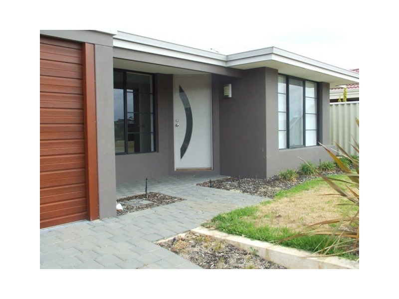 8 ALPINA PROMENADE, Banksia Grove WA 6031