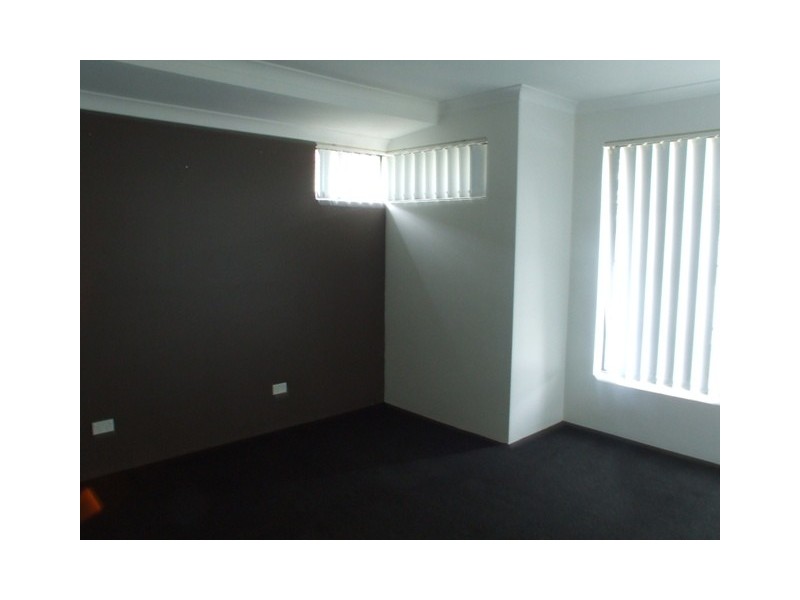 8 ALPINA PROMENADE, Banksia Grove WA 6031