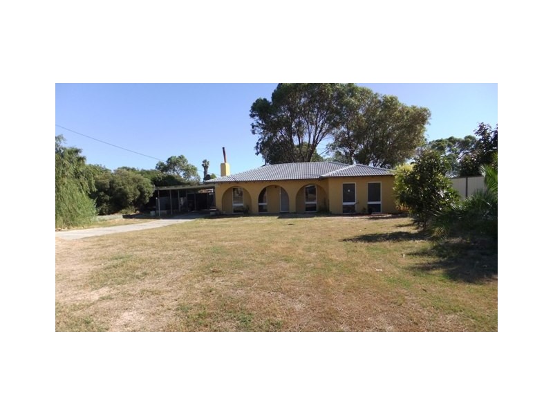 18 Leichhardt Drive, Two Rocks WA 6037