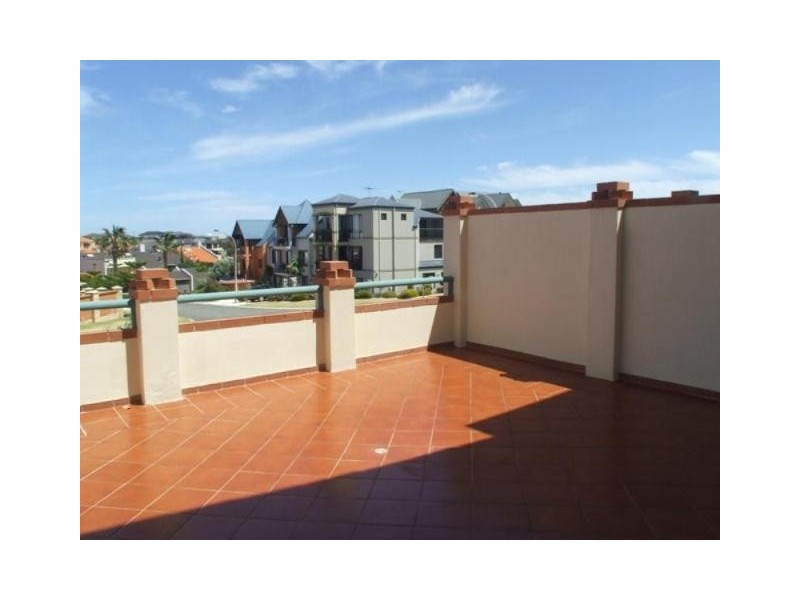 3/16 Toulon Circle, Mindarie WA 6030