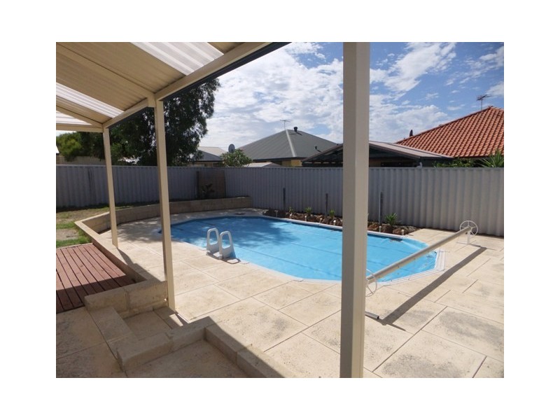 49 PALMERSTON CRESCEN, Tapping WA 6065