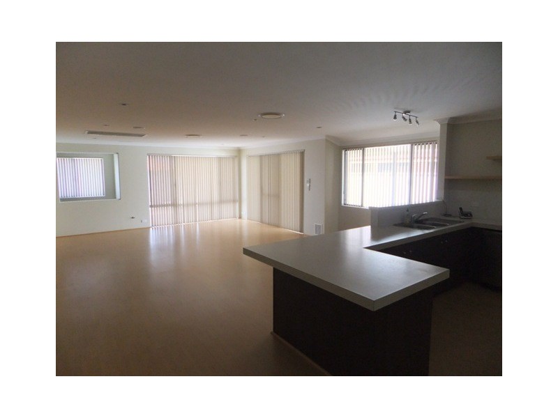 49 PALMERSTON CRESCEN, Tapping WA 6065