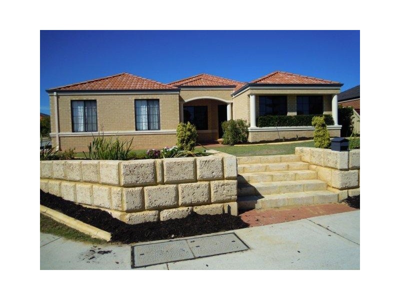 38 KINGSBRIDGE BLVD, Butler WA 6036