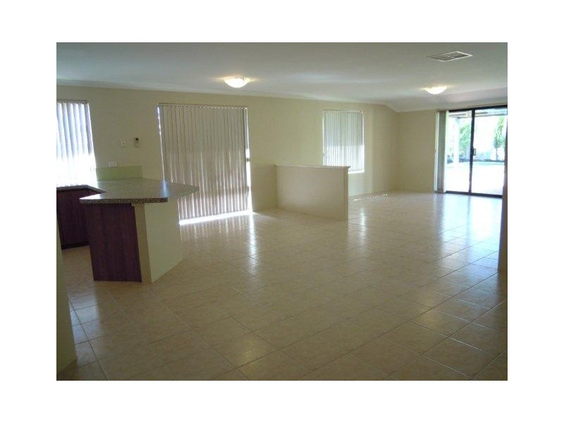 38 KINGSBRIDGE BLVD, Butler WA 6036