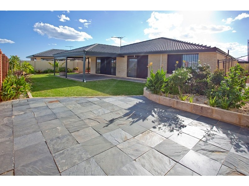 10 ALANDALE BEND, Banksia Grove WA 6031