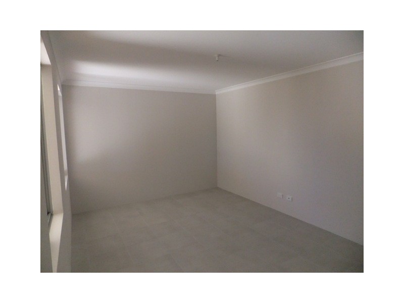131 WALDBURG DRIVE, Tapping WA 6065