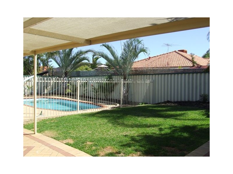 50 Combewood Loop, Carramar WA 6031