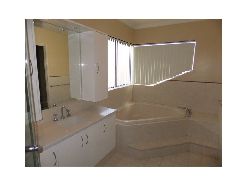 15 Woodswallow Close, Joondalup WA 6027