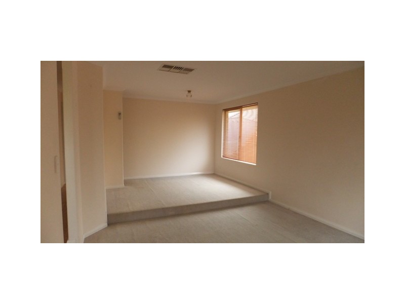 18 ROTHESAY HEIGHTS, Mindarie WA 6030