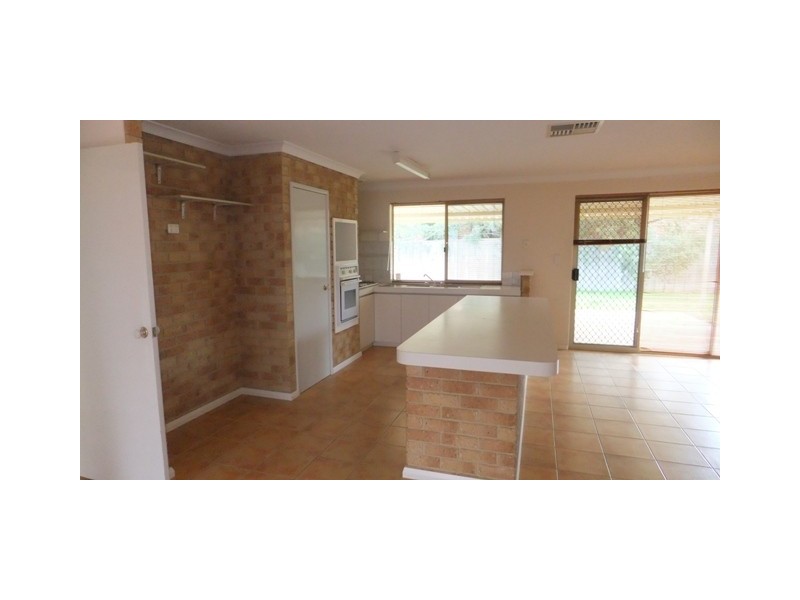 18 ROTHESAY HEIGHTS, Mindarie WA 6030