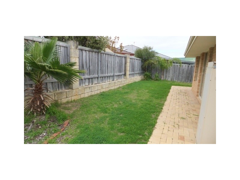 18 ROTHESAY HEIGHTS, Mindarie WA 6030