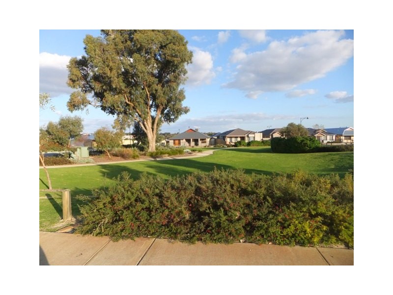 24 MENENGUZ DRIVE, Tapping WA 6065