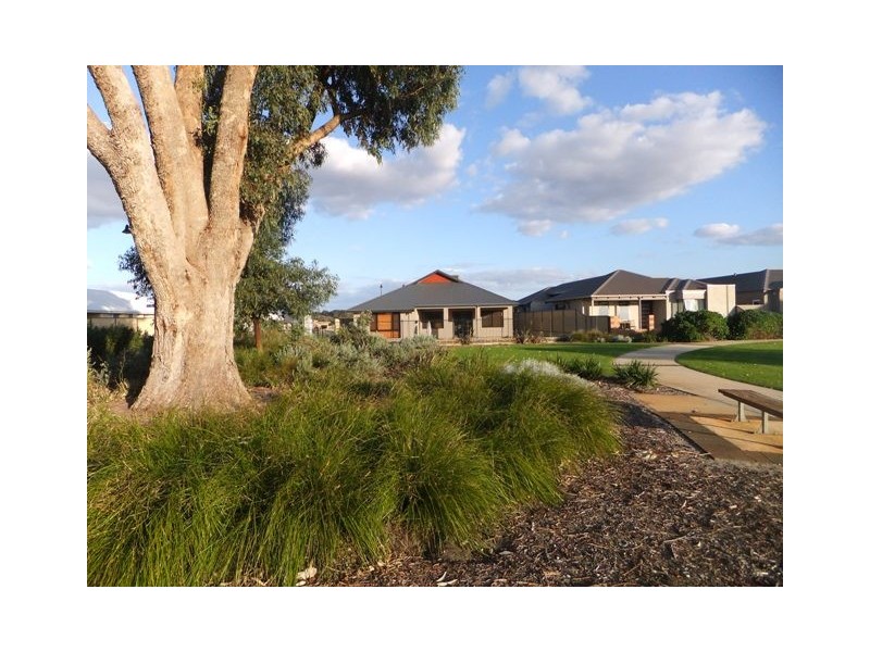 24 MENENGUZ DRIVE, Tapping WA 6065