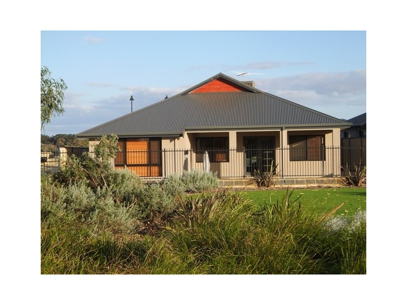 24 MENENGUZ DRIVE, Tapping WA 6065