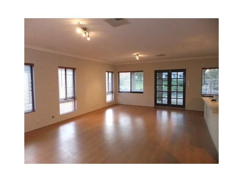 24 MENENGUZ DRIVE, Tapping WA 6065