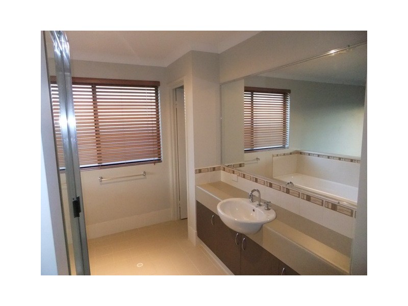 24 MENENGUZ DRIVE, Tapping WA 6065