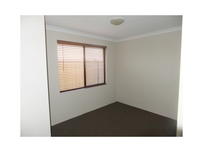 24 MENENGUZ DRIVE, Tapping WA 6065