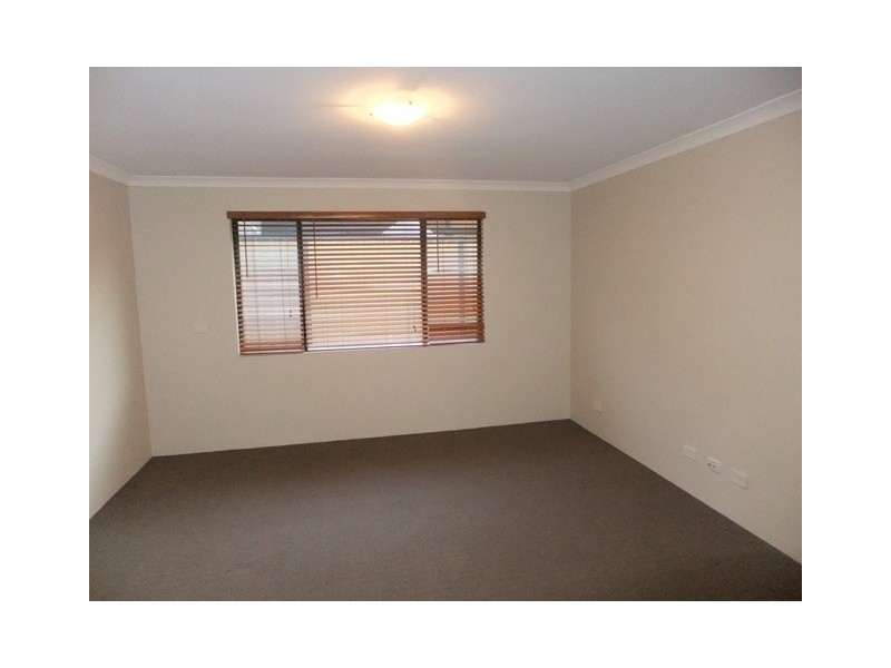 24 MENENGUZ DRIVE, Tapping WA 6065