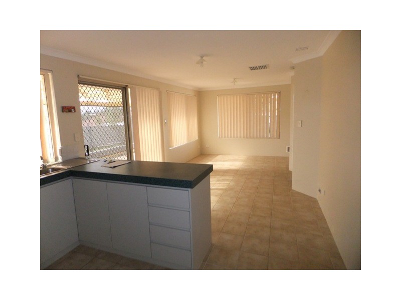 7 FROND CIRCUIT, Banksia Grove WA 6031